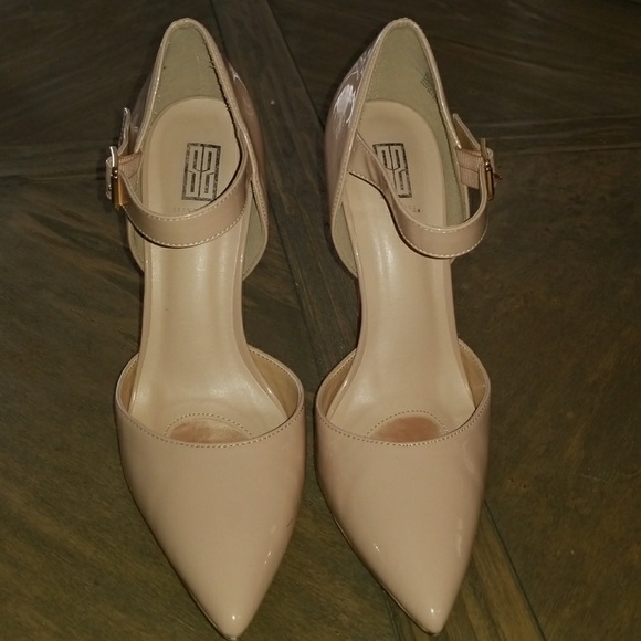 Nude Heels - Picture 2 of 3